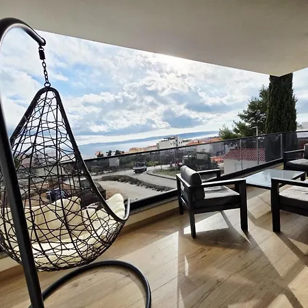 Elite Whit Pool Apartment Trogir